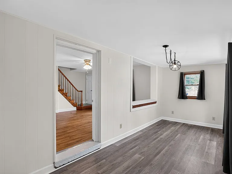14925 Schall Rd — Photo 15
