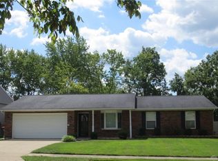 385 Spruceway Dr, Springboro, OH 45066