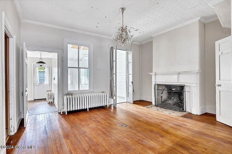 5th image of 614 3rd Avenue