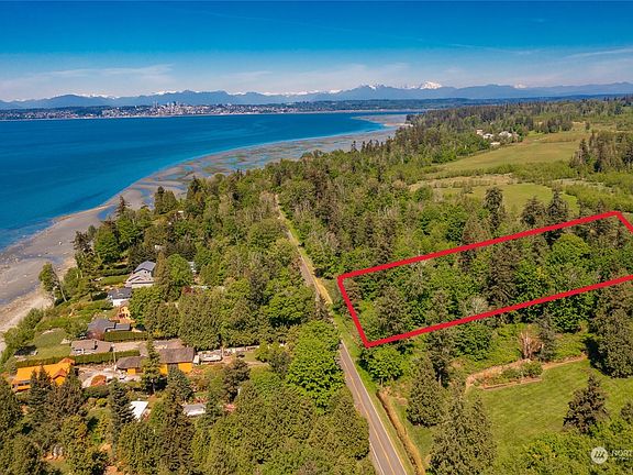 3rd image of 8560 Semiahmoo Drive