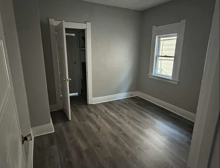 820 Butler St — Photo 2