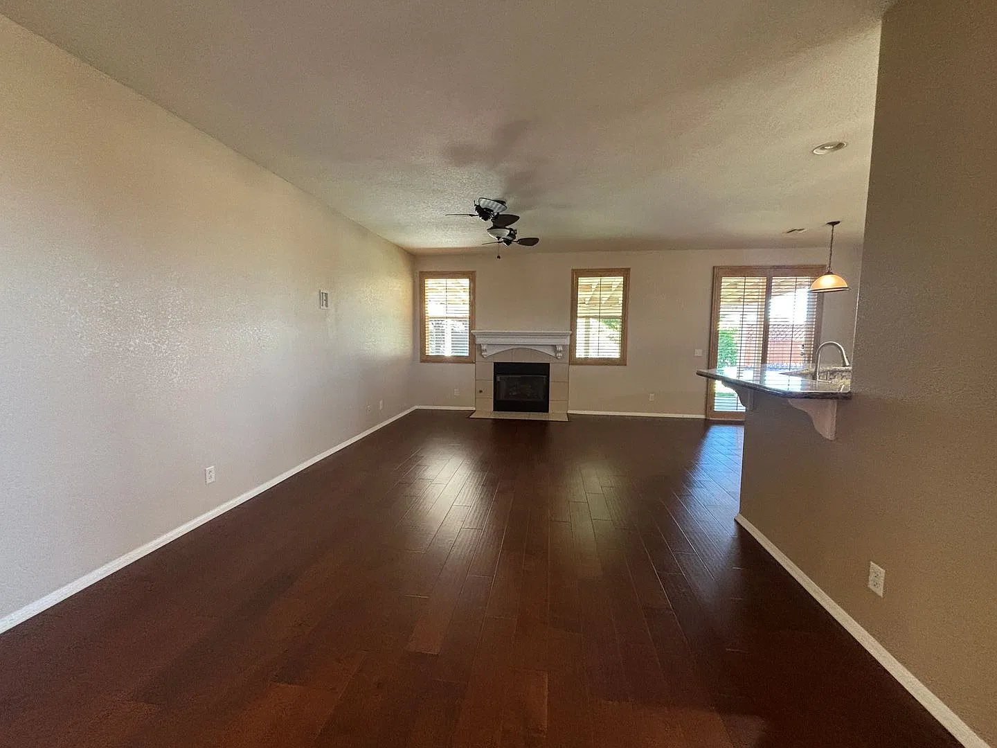 Beautiful West Lancaster Home — Photo 4