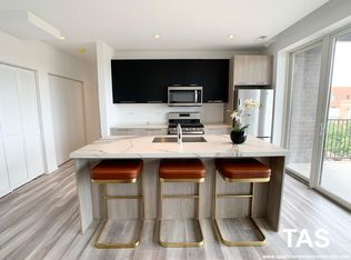 2535 W Fullerton Ave #506, Chicago, IL 60647