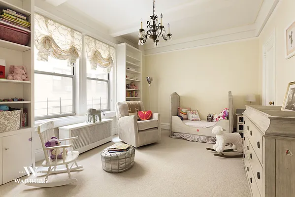 Sold by Warburg | media 6