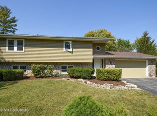 28606 N Monroe Ave, Wauconda, IL 60084
