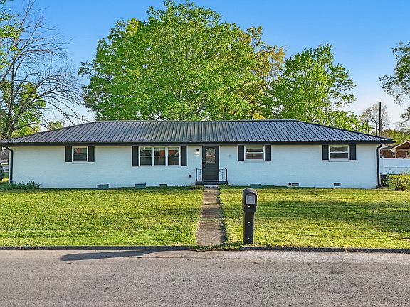 4th image of 38 Phillips Dr
