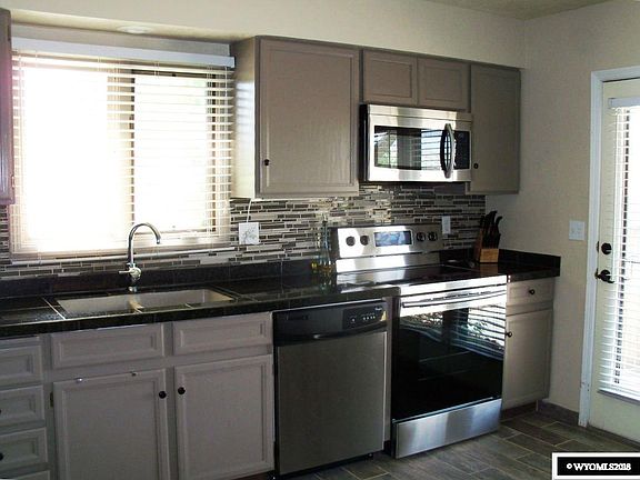 3rd image of 105 College Ct APT A