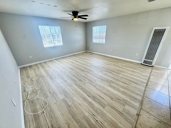 3rd image of 2932 Preece St #B