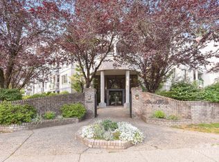 5465 201st St #308, Langley, BC V3A 1P8