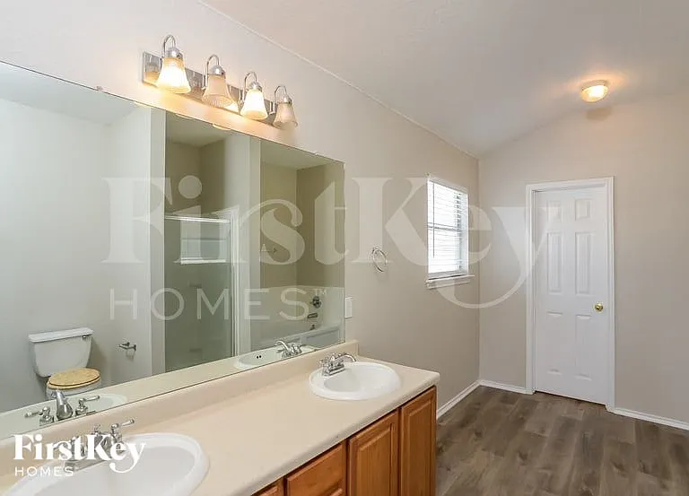 8815 Golden Eye — Photo 13