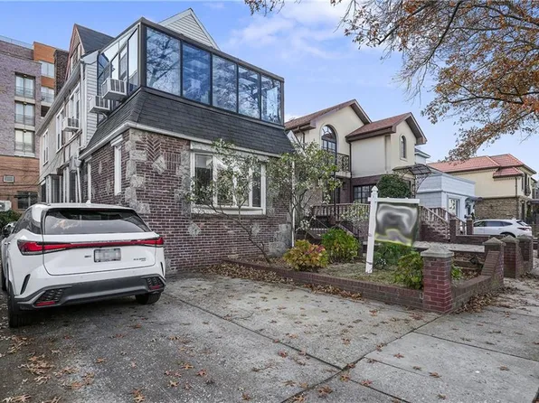 130 Amherst St, Brooklyn, NY 11235