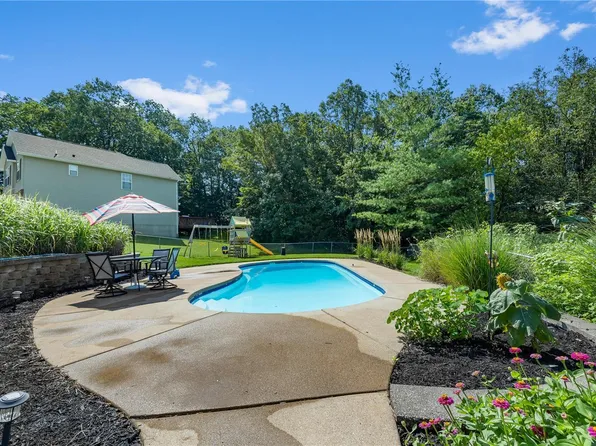 16 Adventura Dr, Festus, MO 63028