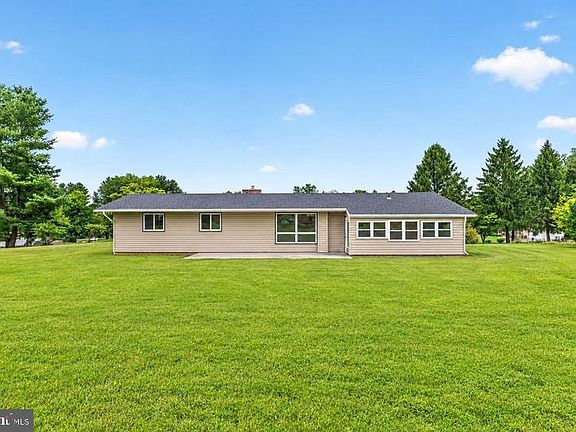 3rd image of 16938 Flickerwood Rd