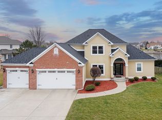 7 Shoal Creek Ct, Bloomington, IL 61704