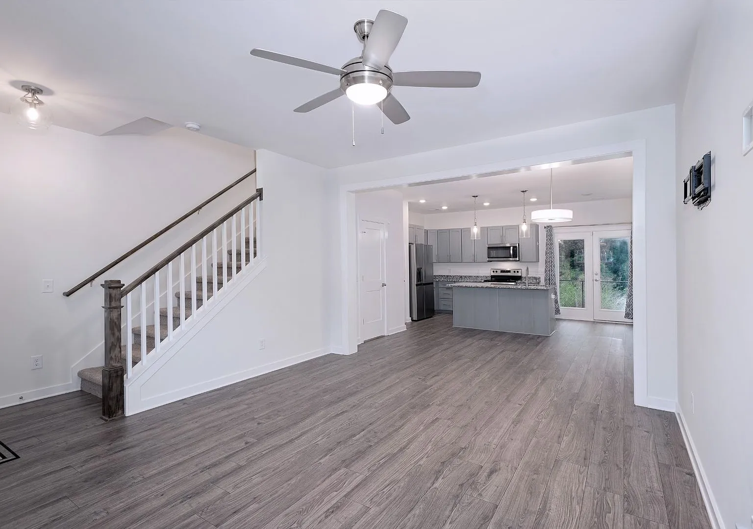 Like new townhome that is sure to impress! — Photo 4