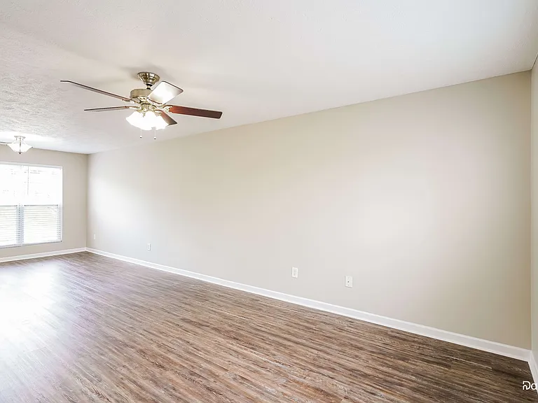 110 Star Pl — Photo 5