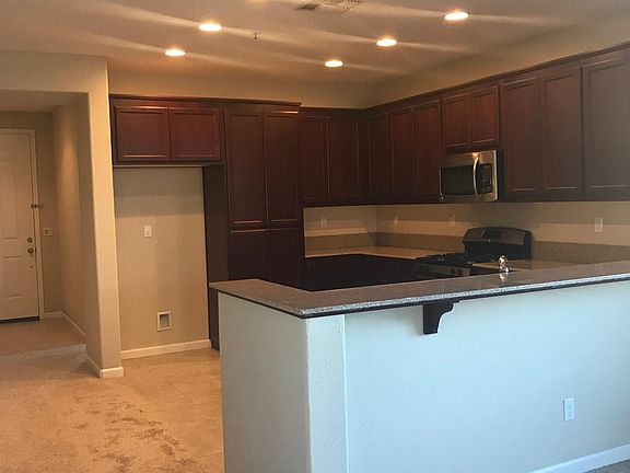 2nd image of 1018 Santa Lucia Dr