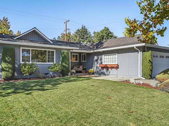 3rd image of 2573 Cordoba Way
