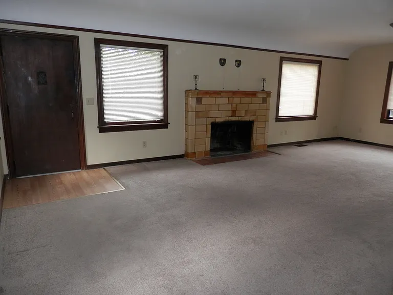 Fireplace is decorative only