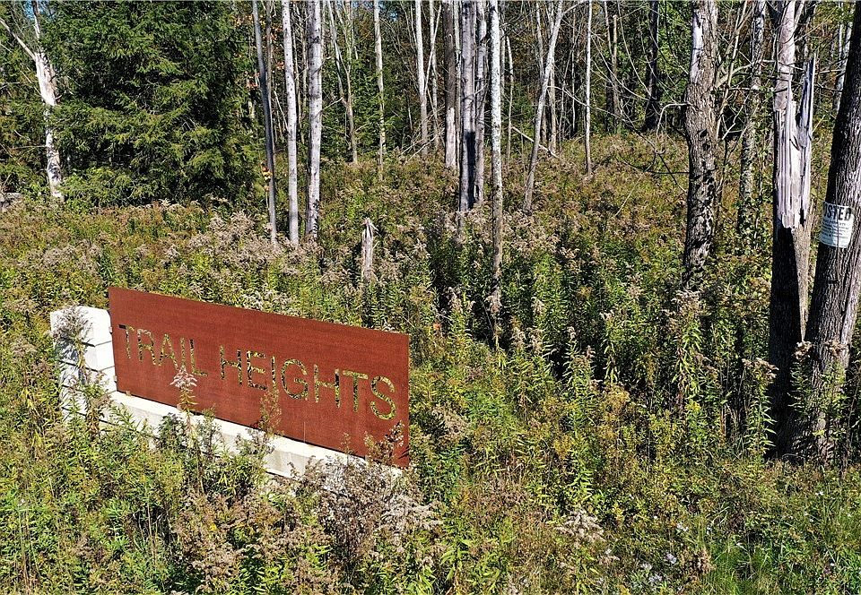 1st image of 6 Trail Hts