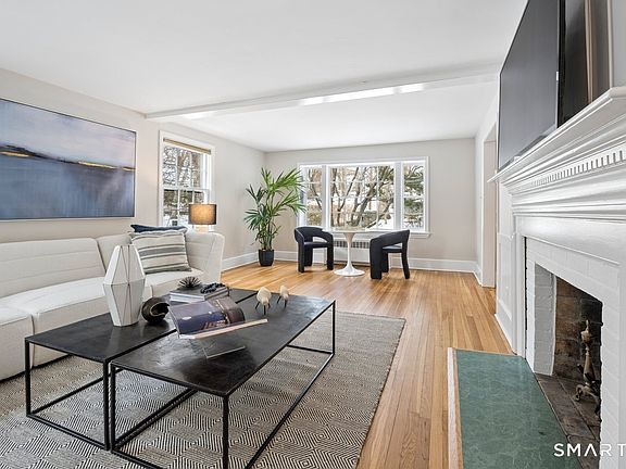 5th image of 1091 Round Hill Road