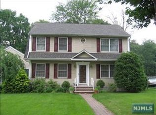 348 S Terhune Ave, Paramus, NJ 07652