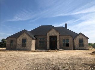 2710 Clear Lake Dr, Midlothian, TX 76065