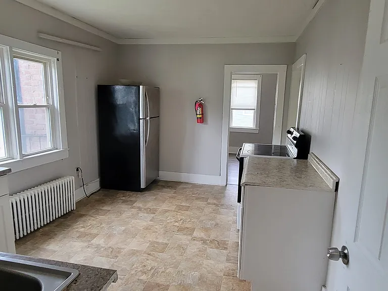 8 Warren St #3 — Photo 13
