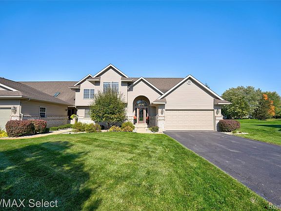 2nd image of 2379 Crossings Cir
