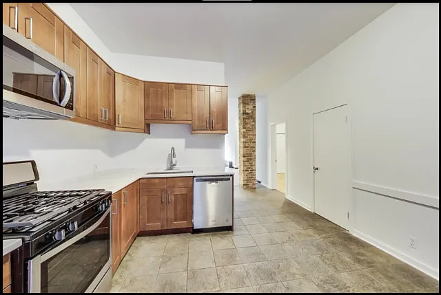 4 bed, $5,000 — Photo 3