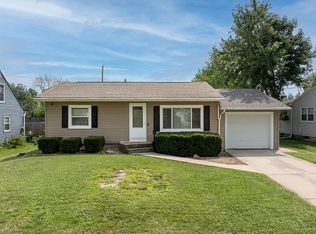 401 22nd St NW, Cedar Rapids, IA 52405
