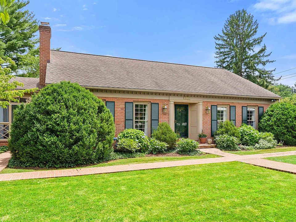1st image of 107 ROSE HILL CIR