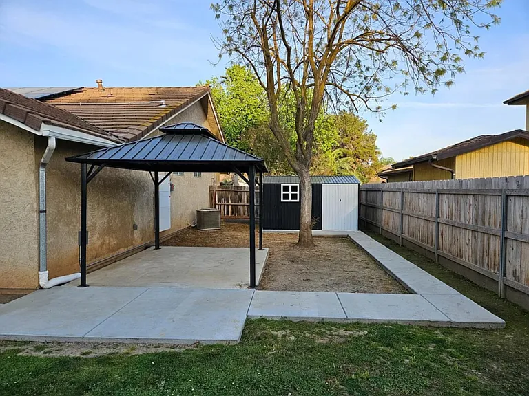 860 McArthur Ave — Photo 11