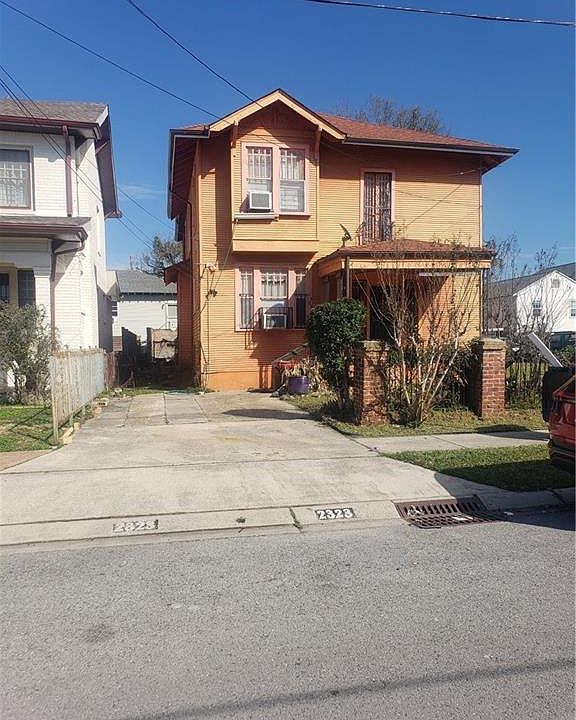 1st image of 2323 Peniston St #1/2