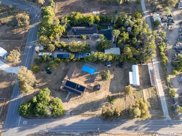 911 Davis St, Ramona, CA 92065