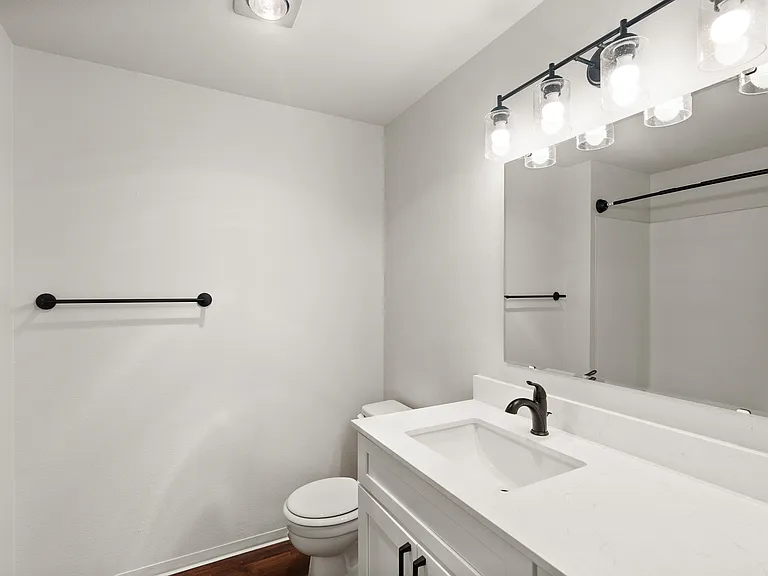 2 Bed 1 Bath - 900 Sq Ft 2 Bed 1 Bath - 900 Sq Ft