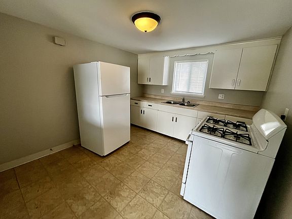 2nd image of 8 Cumberland Ave APT 2