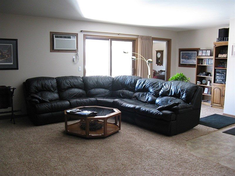 1st image of 800 S Park Ave APT 2E
