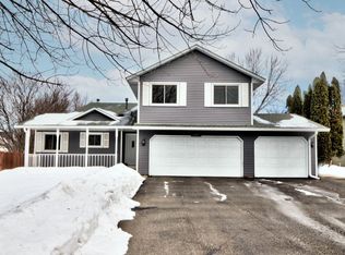 1027 Briar Creek Rd, Eagan, MN 55123