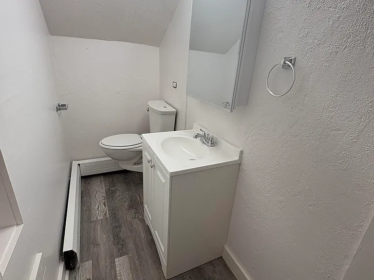 135 Church St #B — Photo 3