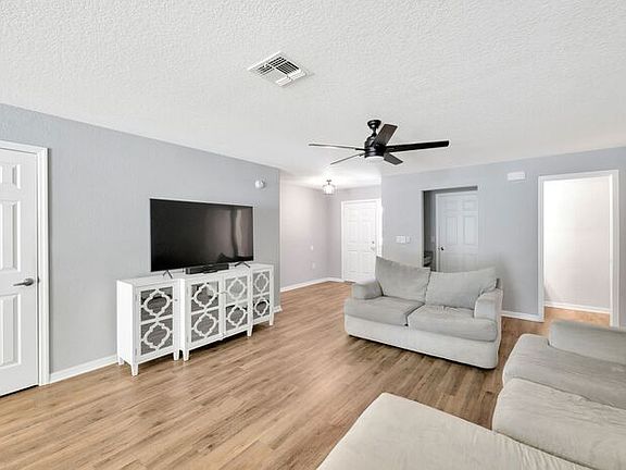 5th image of 13815 Harvestwood Ln