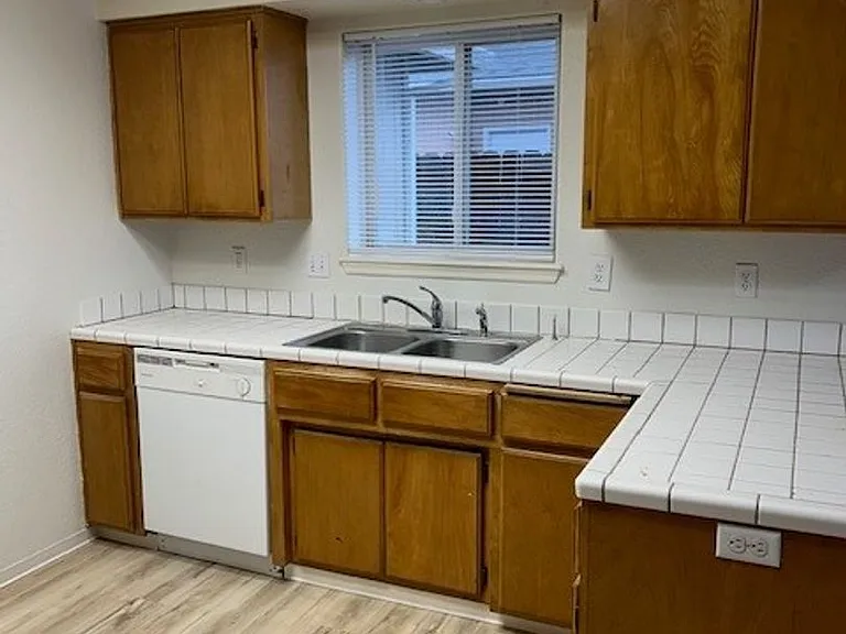 1771 Tanglewood Ln — Photo 8
