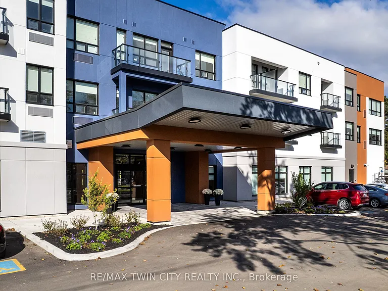 152 N Park St #201 — Photo 2