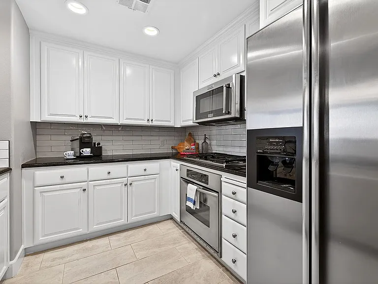 1800 Alma Ave #402 — Photo 3