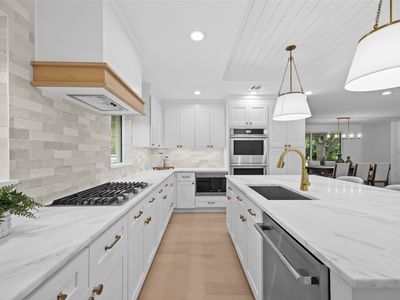 7150 Blairview Dr, Dallas, TX, 75230