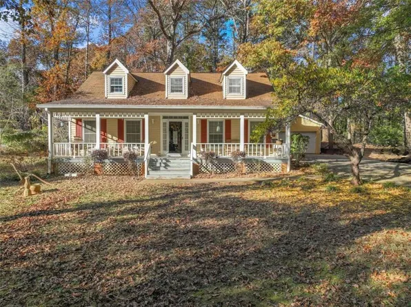 125 Circle Dr, Hampton, GA 30228