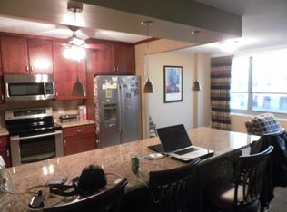 3550 N Lakeshore APT 216, Chicago, IL 60657