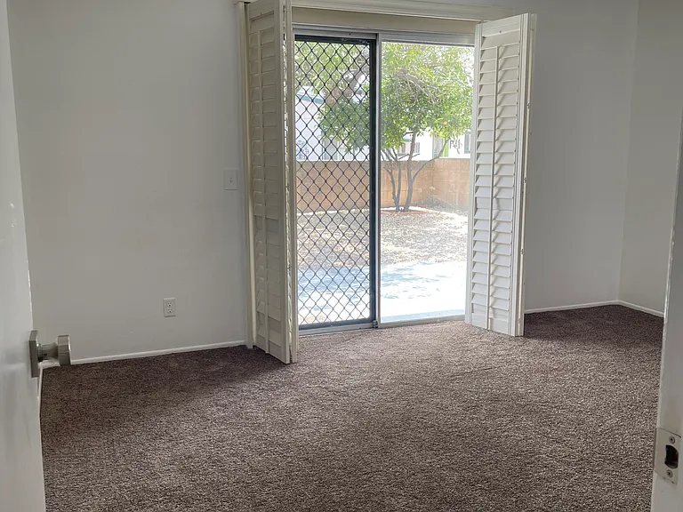 1825 Silver Oak Way — Photo 10
