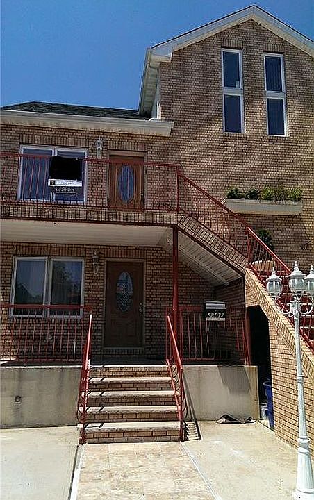 1st image of 4302 Manhattan Ave #A2