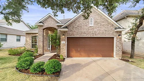 7808 Alophia Dr Photo 1